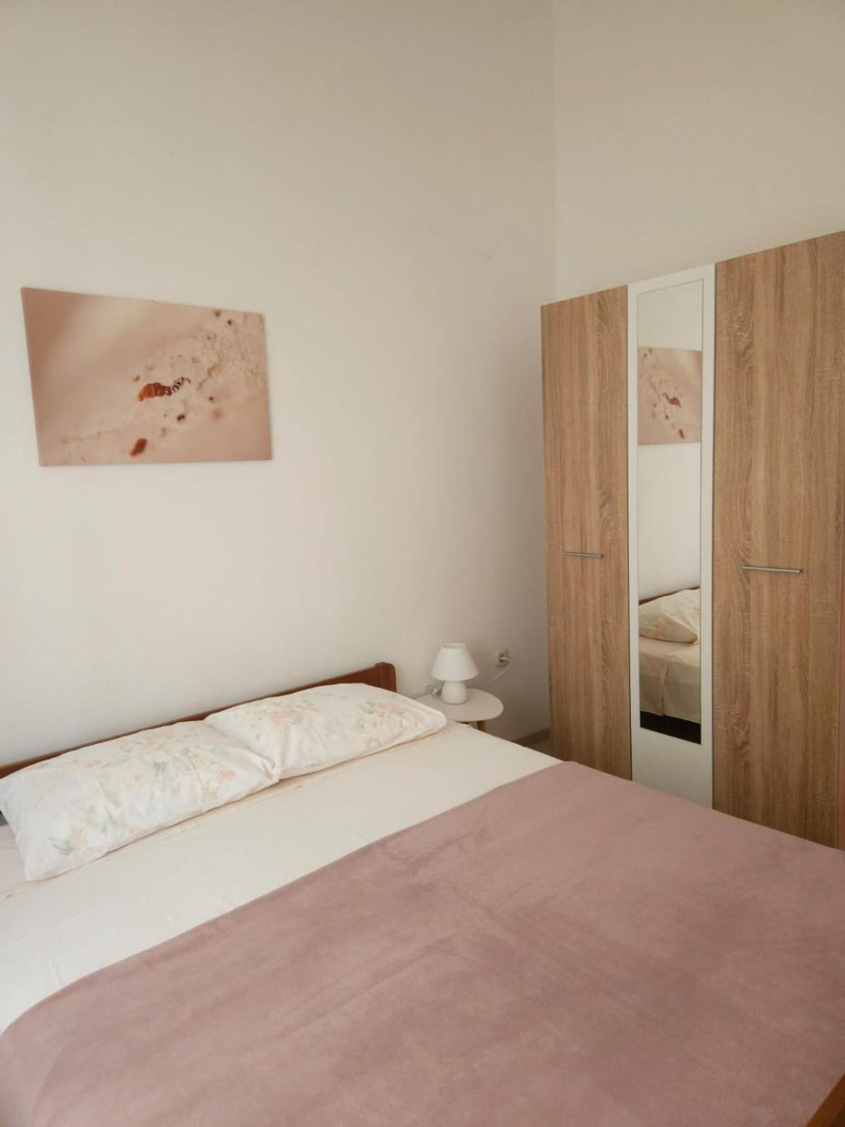 Lorena Apartments In Pula Extérieur photo