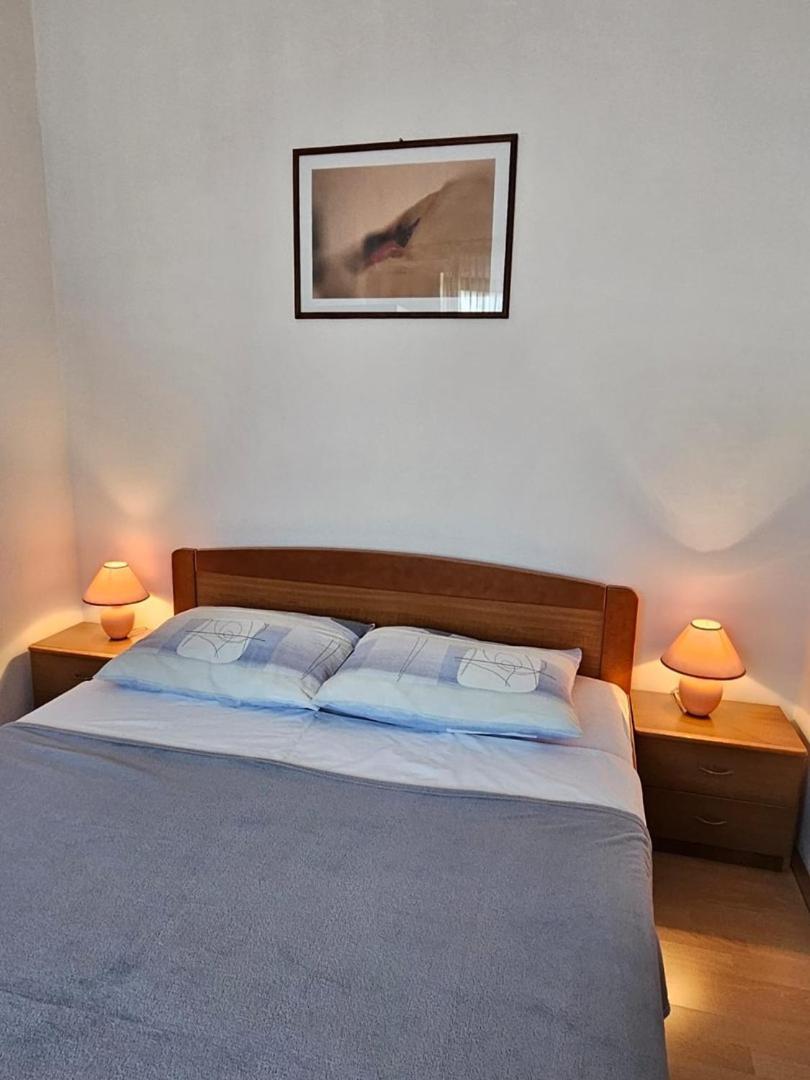 Lorena Apartments In Pula Extérieur photo