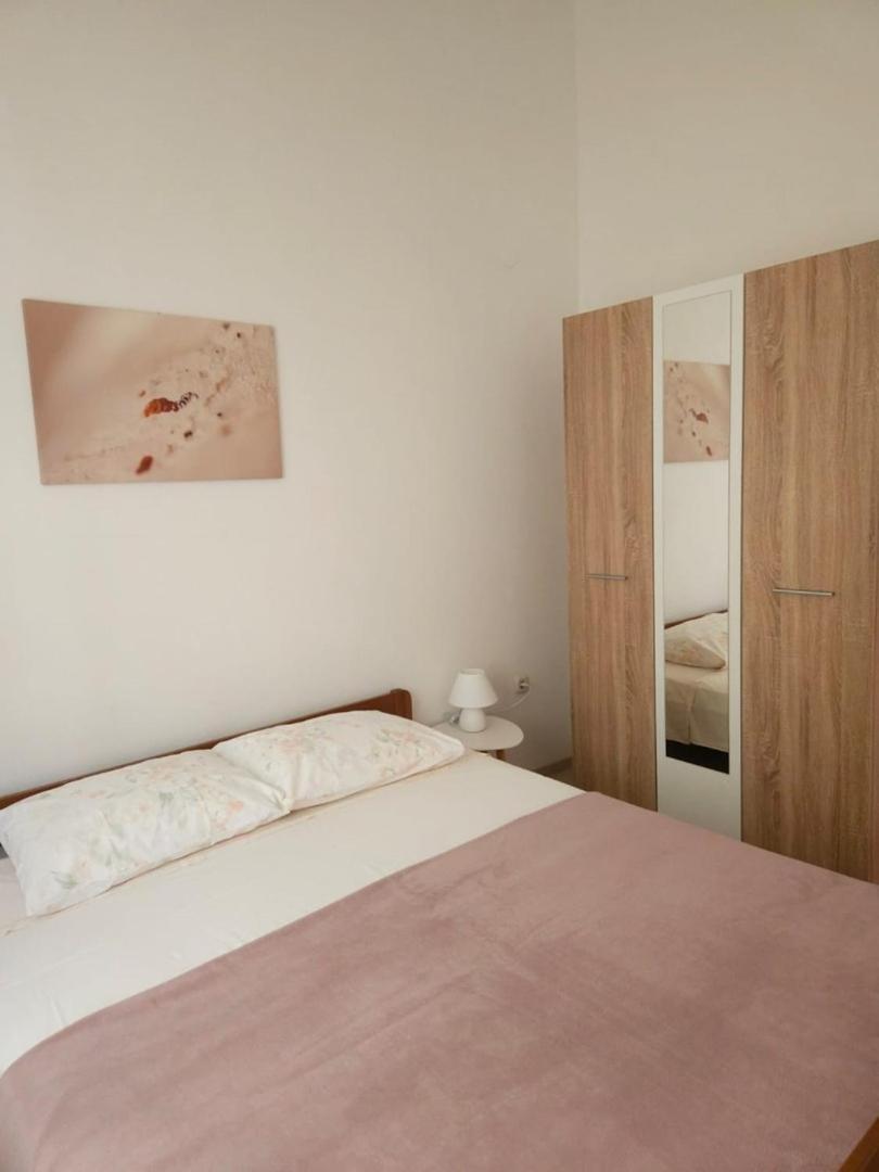 Lorena Apartments In Pula Extérieur photo
