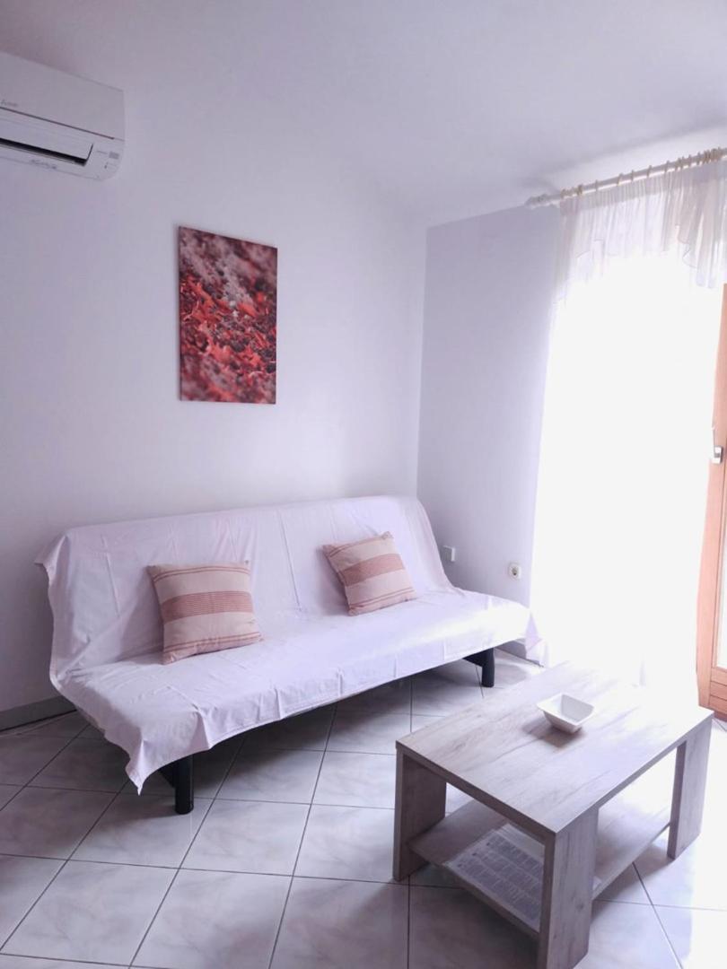 Lorena Apartments In Pula Extérieur photo